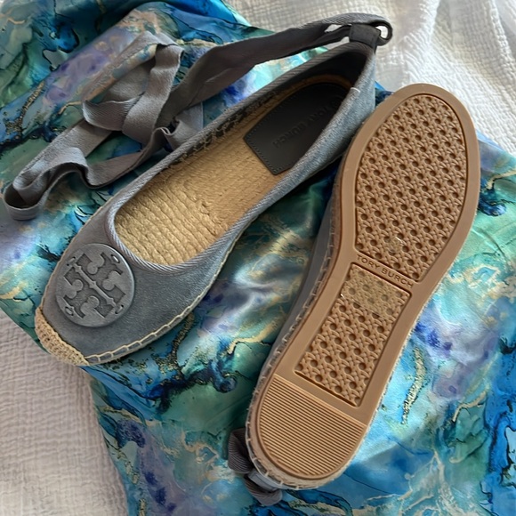 Tory Burch Suede Sandals Size 9 New in Box. - Picture 3 of 6